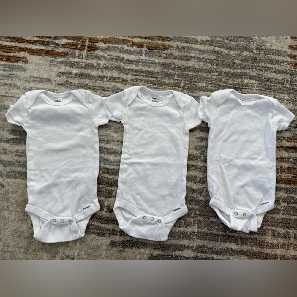 Set of 3 White short-Sleeve Baby Bodysuits